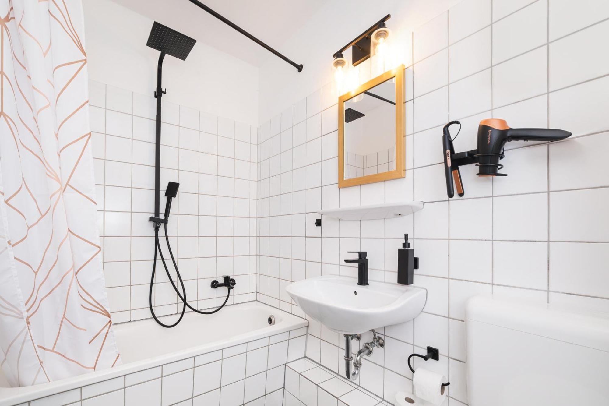 Smart Home - Wuppertal - Perfect For 4 Guests! Central - Netflix - Schwebebahn - Free Parking Zone Exterior photo
